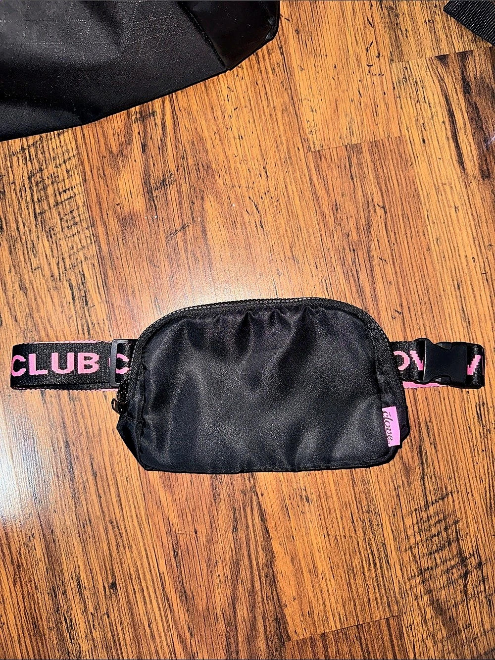 Club Clove Belt Bag in Black & Pink 45.T